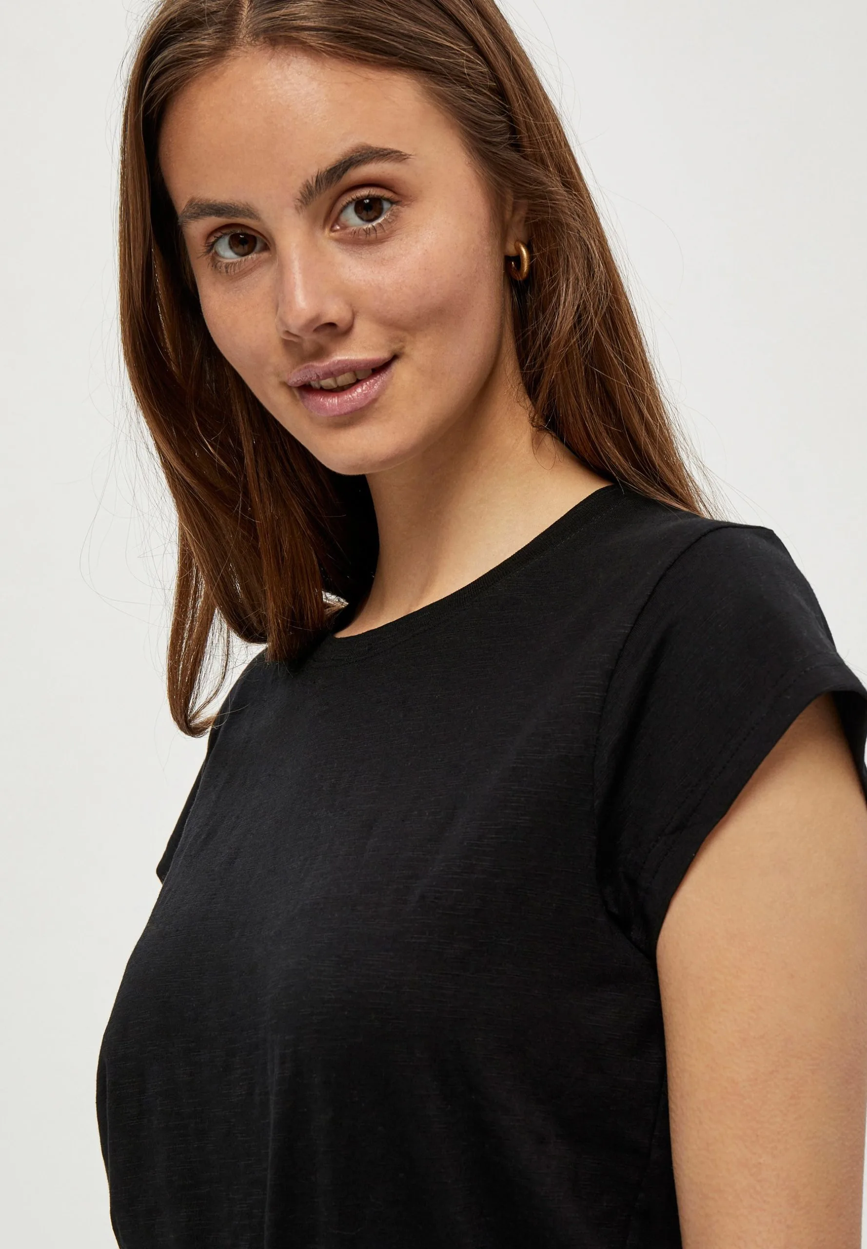 Minus Leti Tee - T-Shirt Basic - Black 6 Minus Leti Tee - T-Shirt Basic - Black - Afbeelding 4