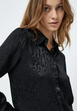 Minus Phoebe- Overhemdblouse - Black 10 Minus Phoebe- Overhemdblouse - Black -Minus Winkel 060efeba3e5945919fd100d03d52d2a3