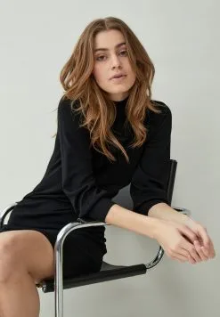 Minus Mersin Highneck - Etui-Jurk - Black 15 Minus Mersin Highneck - Etui-Jurk - Black -Minus Winkel 1618978cddd04b16a5a8d37a1c8c1e4b