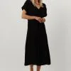Minus Hemma Midi - Jurk - Zwart -Minus Winkel 1d8386af182549e0991d31920965ad98