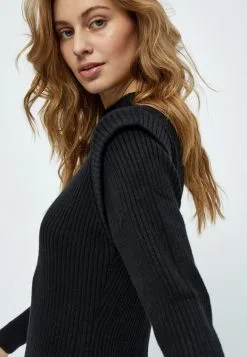 Minus Avaline - Etui-Jurk - Black -Minus Winkel 2e9d979405644057a6004cbe2d9f7713