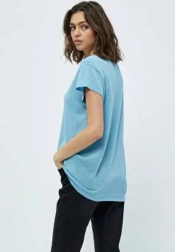 Minus Carlina- T-Shirt Basic - Pasific Blue Lurex -Minus Winkel 30484a3d3ce04083931d17dd9b28d80c