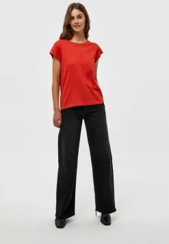 Minus Leti Tee - T-Shirt Basic - Lipstick Red -Minus Winkel 3049ab5596504e15be3b5dd244064831