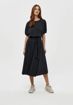 Voorkant -Minus Winkel 337256517ace4c428cccaf109e608661