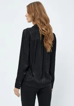 Minus Phoebe- Overhemdblouse - Black 9 Minus Phoebe- Overhemdblouse - Black -Minus Winkel 3b4e49522ca94598ba8d0dfa41e1e6f0