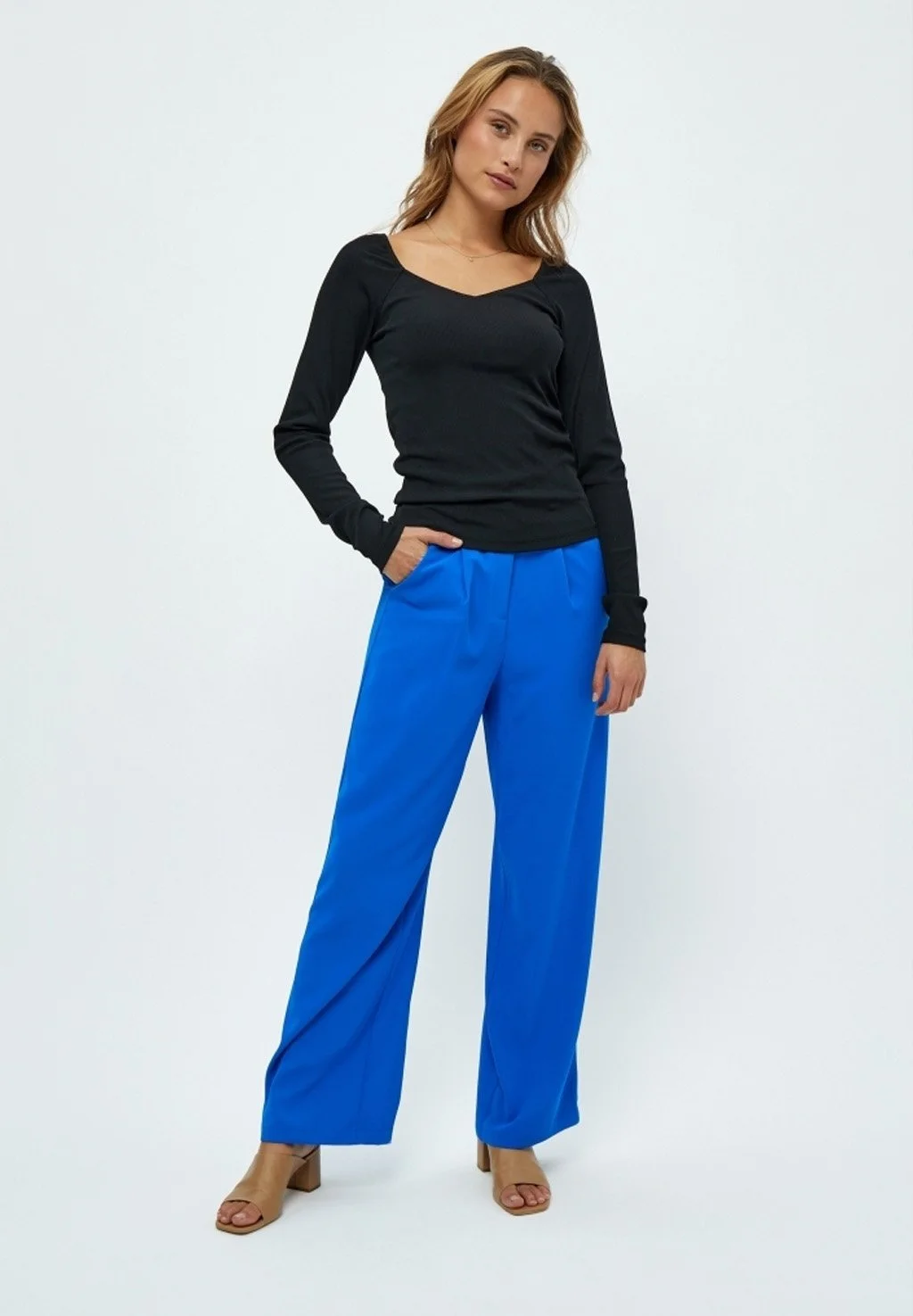 Minus Rasina- Longsleeve - Black 4 Minus Rasina- Longsleeve - Black - Afbeelding 2