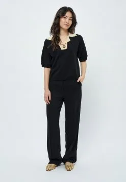 Voorkant -Minus Winkel 462f8147157a4af29fd087283b6d6012