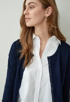 Minus New Laura - Vest - Black Iris Solid -Minus Winkel 4a266b736a8d47719c72051862761a75