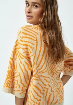 Minus Venda Jaquard 3/4 Sleeve- Trui - Sand -Minus Winkel 552a56dcc4074fd9ade996a4f4ac53ca