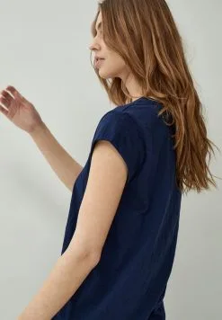 Minus Leti Tee - T-Shirt Basic - Black Iris -Minus Winkel 5bdaa3bca615461aa56cfdbf51cc84b9