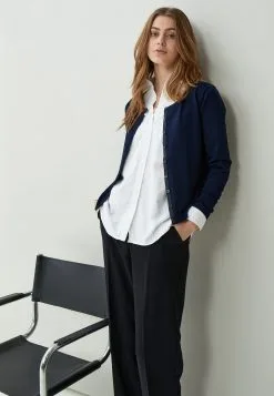 Minus New Laura - Vest - Black Iris Solid -Minus Winkel 662ad5a40e7b49ac8f9287ae1b2c624b