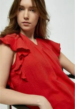 Minus Hemma- Blouse - Lollipop Red -Minus Winkel 72ef8f6f0bf442f19336e1ab56dee73b