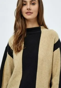 Minus Mireya- Trui - Black -Minus Winkel 7358fea6a33f444f8e3e2c26c9842074