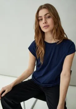 Minus Leti Tee - T-Shirt Basic - Black Iris -Minus Winkel 7c973c684d354a1484fad418399c124f