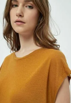 Minus Jasmena- T-Shirt Basic -Sun Baked Brown -Minus Winkel 7ef91230b8bd4e4e89a3d9bda0a5d3f8