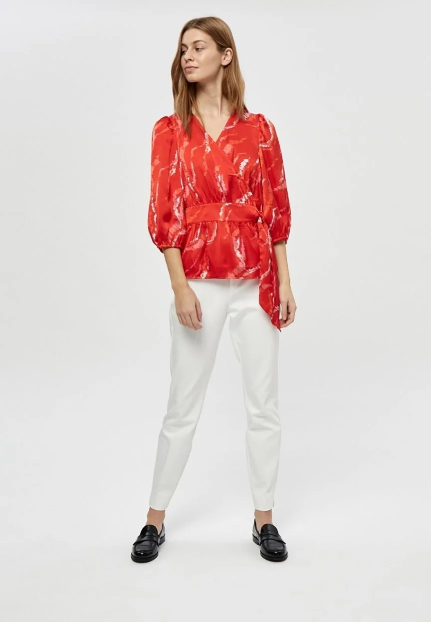 Minus Serena Grs Wrap - Blouse - Lava Red Graphic Print 4 Minus Serena Grs Wrap - Blouse - Lava Red Graphic Print - Afbeelding 2