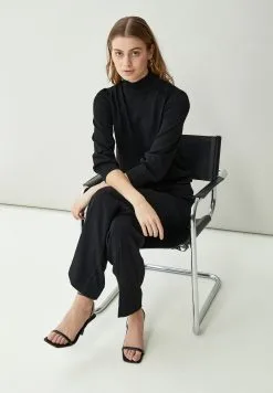 Minus Mersin Roll Neck- Trui - Black -Minus Winkel 87c32f7655b145ec9fc485b115fb4df2