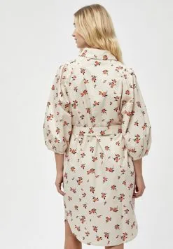 Minus Blousejurk - Broken White Flower Print -Minus Winkel 92dc5d53794d4eb1b6815c32ef0c014b