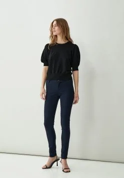 Minus Carma- Chino - Black Iris -Minus Winkel 9b121d5ddcb24358803bc7d96a09b427