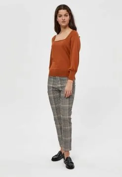 Voorkant -Minus Winkel 9de576c85d4c4b3cbcb77888e9fe797d