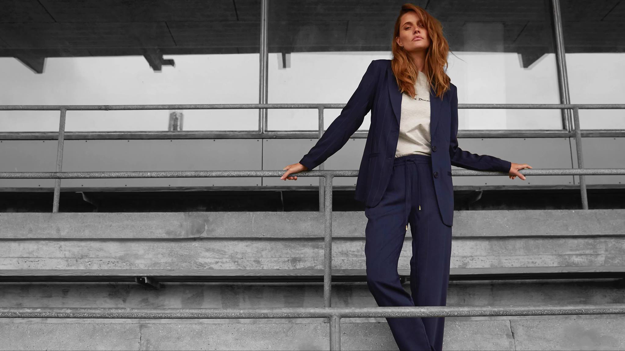 Voorkant -Minus Winkel Minus qqqqqqqqqqq