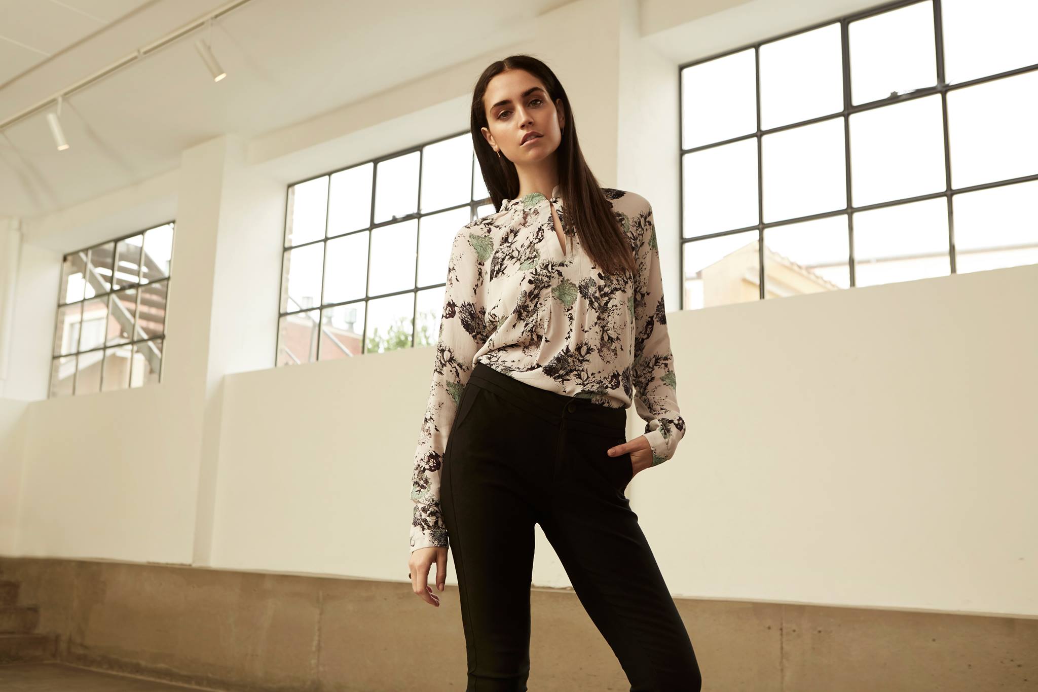 Voorkant -Minus Winkel Minus www