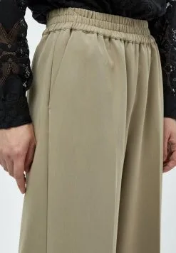 Minus Carla- Broek - Wood Smoke -Minus Winkel a403ee7b391e4d33a5e829f27655ed9c