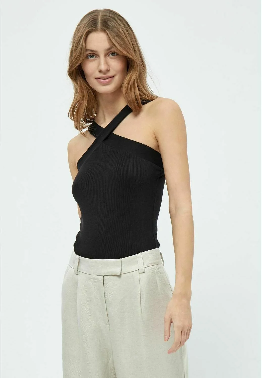 Minus Alania Gots - Top - Black 3 Minus Alania Gots - Top - Black