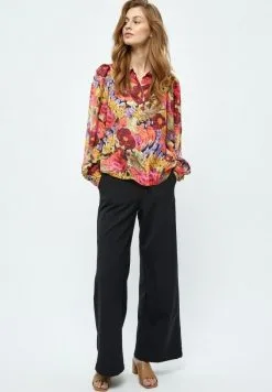 Minus Joselyn- Overhemdblouse - Power Red Flower Print -Minus Winkel a8b72e83cbea4e9e9d8e8d7f6bd99211