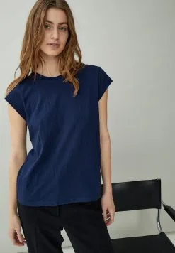 Minus Leti Tee - T-Shirt Basic - Black Iris -Minus Winkel b4c3dfb7d3a347c0b52823c1e53983d5