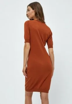 Minus Milla V Neck - Etui-Jurk - Desert Sand -Minus Winkel bfa541d05454462fa633c27593f10c31