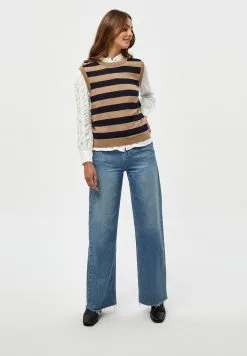 Voorkant -Minus Winkel c80968ef761e4c4d84d0f15a3905f2ac