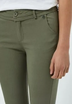 Minus Carma 7/8 - Chino - Green Field 10 Minus Carma 7/8 - Chino - Green Field -Minus Winkel caaec53fd36c4c3a99e0cee9ba6fc286