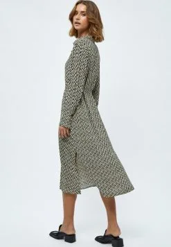 Minus Lasina - Blousejurk - Monocrome Print -Minus Winkel cbb10c688700437a8b974ec7d6784cd3