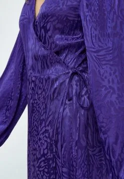 Minus Phoebe Wrap - Jurk - Violet Indigo -Minus Winkel ce8191093fea40a89bad6ff47722629d
