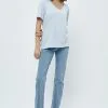 Minus Leti V-Neck Tee - T-Shirt Basic - Ibiza Blue -Minus Winkel d0b64b2ac42d425b9b40664fe88398d5