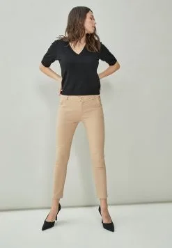 Minus Carma 7/8 - Chino -Sand