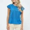 Minus Carlina- T-Shirt Basic - Ocean Blue Lurex -Minus Winkel d98f3e34755b4020a8e21bf665d6fd10