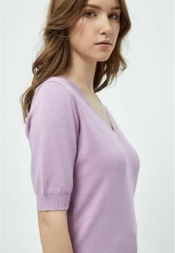 Minus Milla V-Neck 1 - T-Shirt Basic - Lupine Purple -Minus Winkel dbf346bd28c5415e813526c5ab9ee54e