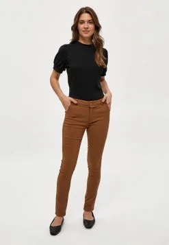 Minus Johanna- T-Shirt Basic - Black -Minus Winkel de2406395960457aa35660c739c47237