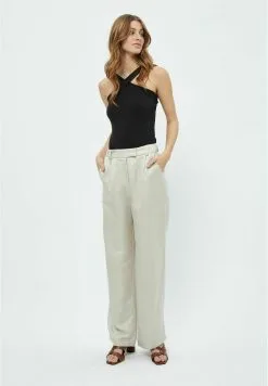 Voorkant -Minus Winkel e1dcbf6b1ee249f8b0798b23d693bb5f