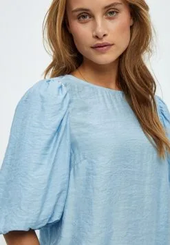 Minus Ayda - Blouse - Ice Blue -Minus Winkel e2e8496ce3d84760b03edf8515452820