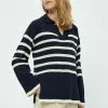 Minus Leonie Collar- Trui - S Navy Stripe -Minus Winkel f09a4e33198a4a6d8c99c2e8d3cbe2d3