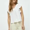 Minus Hemma- Blouse - White 1 Minus Hemma- Blouse - White -Minus Winkel f690f8f7a23e4f30a81bab9886f2a4e8
