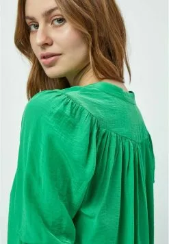 Minus Ayame V-Neck Short Sleeve - Blouse - Island Green -Minus Winkel f8533b69ba0f4cf983ec2ede7817dfb9