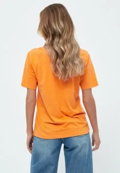 Minus Leti V-Neck Tee - T-Shirt Basic - Orange Peel -Minus Winkel ffc5043ad21b4887bdf69e2df00a458e